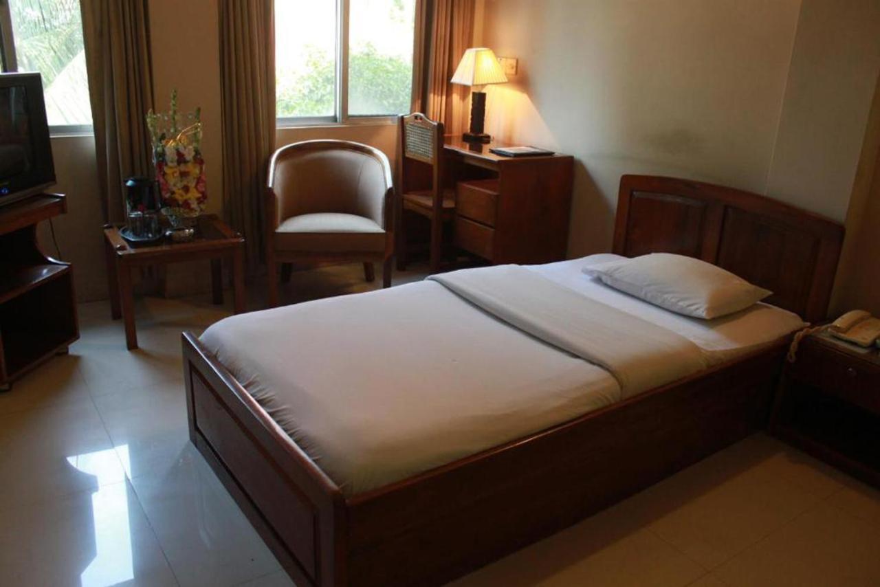 Hotel Ashrafee Dhaka Bagian luar foto